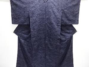 未使用品　仕立て上がり　蝶に菊笹模様織り出し本場結城紬100亀甲着物(石下)